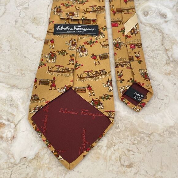 Salvatore Ferragamo 100% Silk Tie Asian Motif - Picture 6 of 11